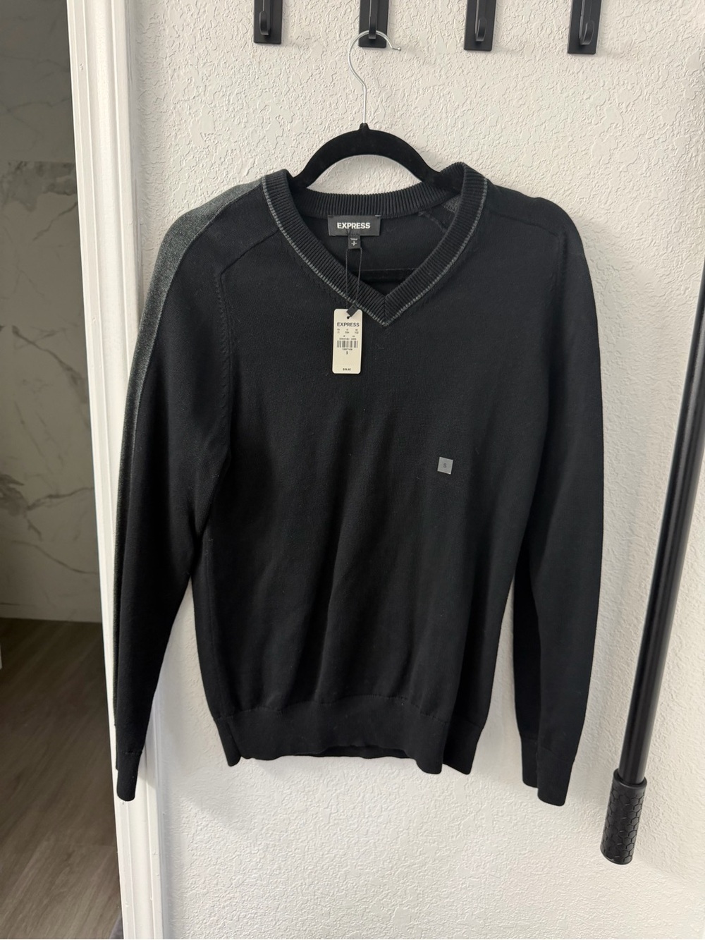 Express Men's Black V-Neck Sweater with Gray Shoulder Accent NEW NWT Small S